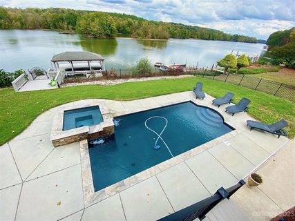 Previously sold for $988,500