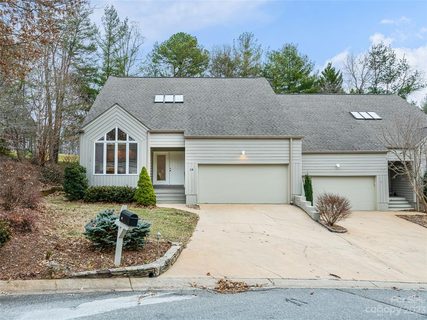 15 Highland Pointe Court sold townhome in Highland Pointe, Weaverville, NC