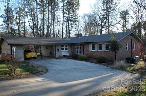 201 Sheridan Drive