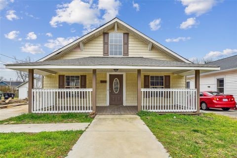 31 Douglas Avenue sold home in Aurora Highlands, Concord, NC