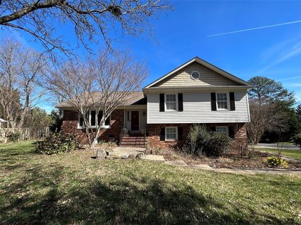 7607 Whistlestop Road