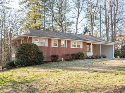402 Smythe Street sold home in Hillandale, East Flat Rock, NC