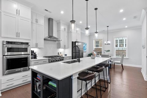 5044 Harrowsmith Lane