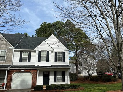 1967 University Heights Lane