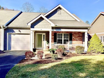 38 Old Creek Lane sold townhome in Shaws Creek Farm, Hendersonville, NC