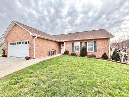 1206 Wexford Village Circle sold home in Wexford Village, Lenoir, NC