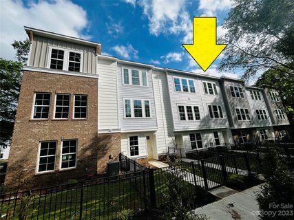 Previously sold for $439,622