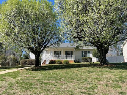 601 Helms Drive sold home in Oakview Estates, Lowell, NC