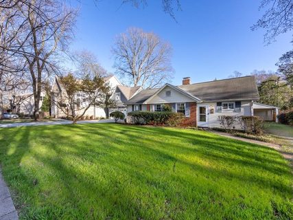 817 Sedgefield Road