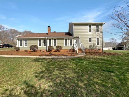 2505 Nancy Lane sold home in River Hills Estates, Harrisburg, NC