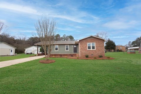506 Holly Street sold home in Greencrest, Statesville, NC