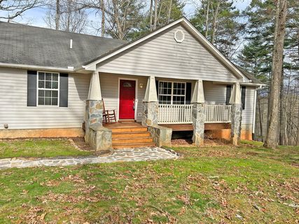 1055 River Bend Drive sold home in Bend Of Ivy, Mars Hill, NC