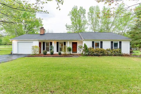 11047 Robinson Church Road sold home in Steeplechase, Charlotte, NC
