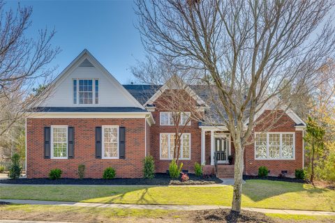 195 Shoreline Parkway
