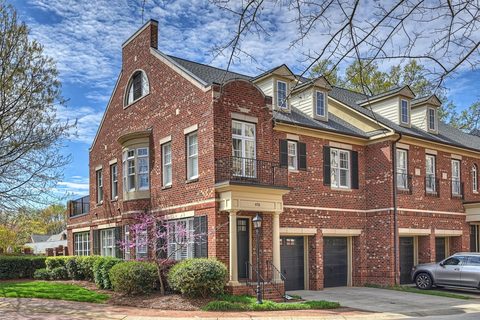 6716 Louisburg Square Lane sold townhome in Louisburg Square, Charlotte, NC