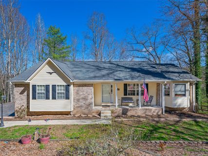 417 Hunters Glen Lane sold home in Hunters Glen, Hendersonville, NC