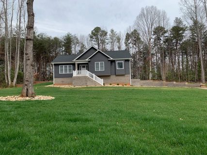 2362 Ellen Street sold home in Janettes Way, Granite Falls, NC