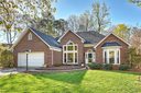1813 Cloudburst Drive sold home in Matthews, SC