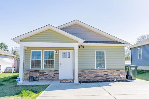 1946 11th Avenue sold home in 20th Street NE Village, Hickory, NC