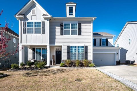2010 Saddlebred Drive