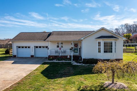 3800 River Road sold home in Melrose Place, Hickory, NC