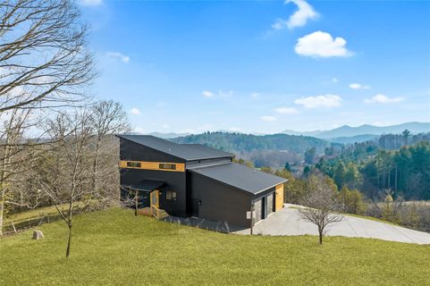 42 Little Oak Road sold home in Oak Knoll Estates, Leicester, NC
