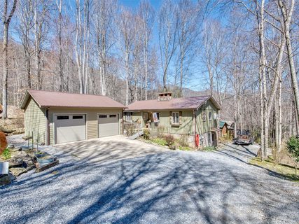 30 Friar Tuck Lane sold home in Sherwood Forest, Maggie Valley, NC