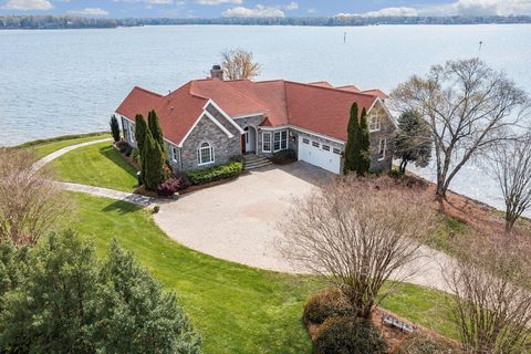 208 Prestwood Lane
