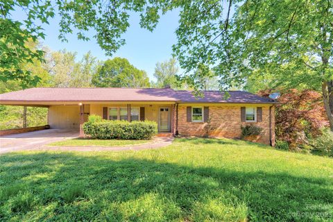 912 Surry Drive sold home in Olde Farm, Shelby, NC