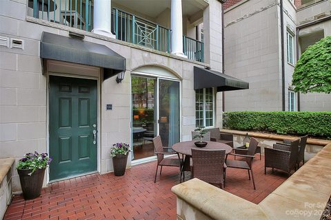 300 W 5th Street 122