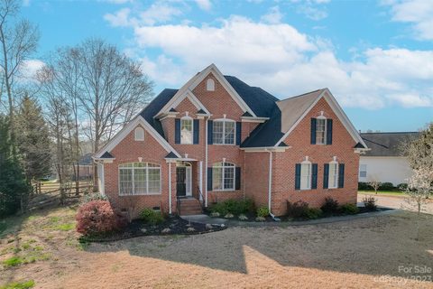 2642 Firethorn Court