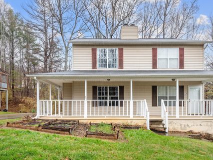 137 Rocking Porch Ridge sold townhome in Haw Creek Heights, Asheville, NC