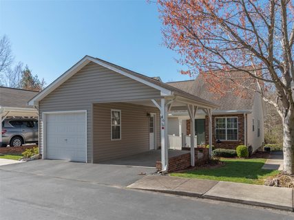 46 S Creekside Court sold townhome in Haywood Townes, Hendersonville, NC