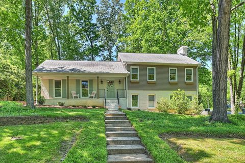 1251 Squire Drive