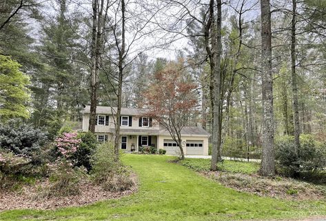 1230 Gracewood Drive sold home in Chanteloup, Hendersonville, NC