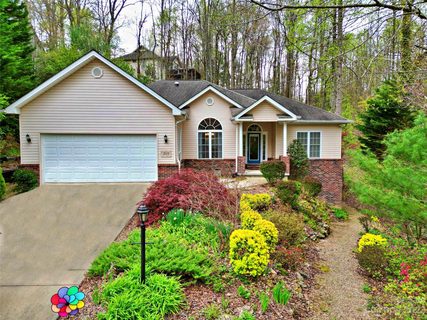 209 Tallyho Lane