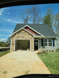 209 Rockrose Court sold home in Edgewood, Asheville, NC
