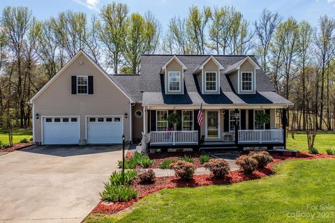 4001 Holly Springs Drive sold home in Holly Springs, Newton, NC