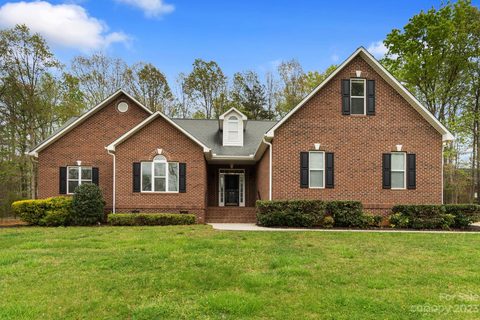 1040 Kensington Lane sold home in Stafford Estates, Salisbury, NC