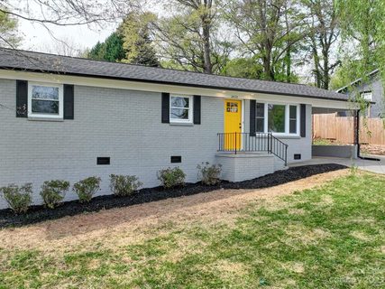 2433 Lewiston Drive