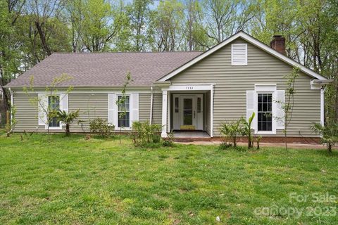 7332 Canyon Drive sold home in Sugar Springs, Charlotte, NC