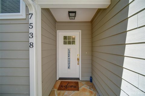 7538 Mariner Cove Drive sold townhome in Mariner Villas, Cornelius, NC