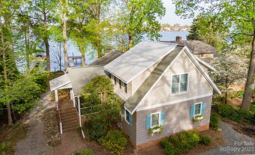 3244 Lake Shore Road