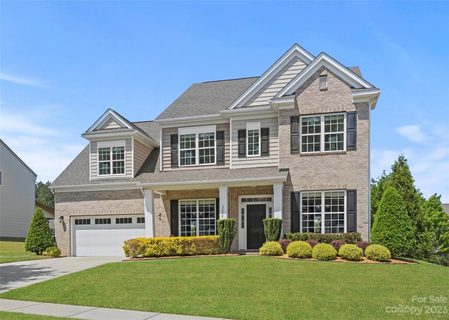 2222 Maclean Court