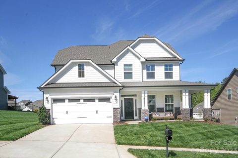 2711 Forest Path Way