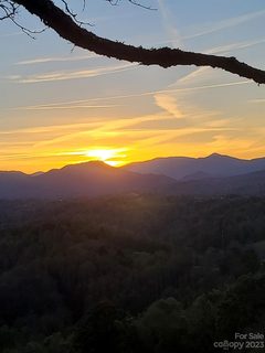 310 Sunset Mountain Road sold home in Sunset Mountain, Bakersville, NC