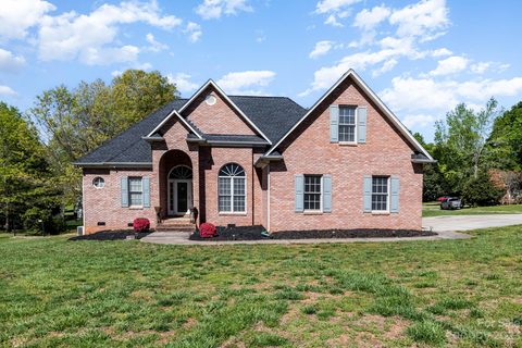 1527 Crowders Woods Drive sold home in Crowders Woods, Gastonia, NC