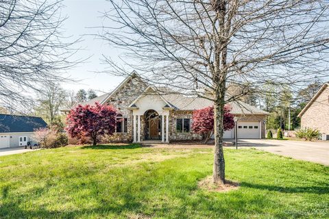 3043 Ninth Tee Drive sold home in Country Club Acres, Newton, NC