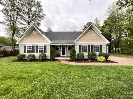 3724 Byron Drive sold home in College Park, Harrisburg, NC