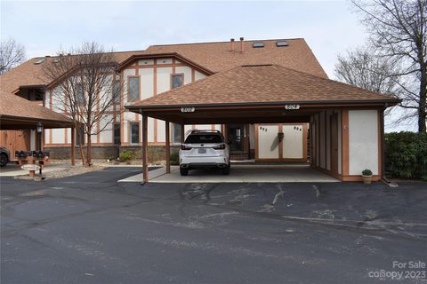 802 Fleetwood Plaza sold home in Fleetwood Plaza, Laurel Park, NC